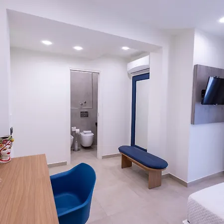 Iris بيت ضيافة جيارديني ناكسوس