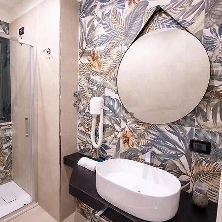 Iris 4* جيارديني ناكسوس