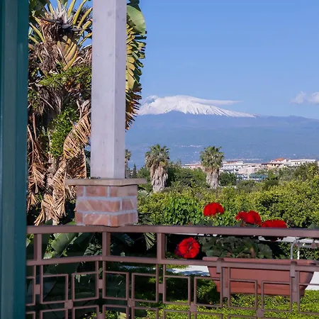 Iris 4* جيارديني ناكسوس