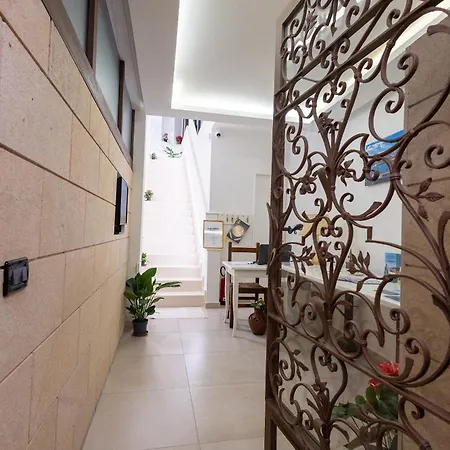 Iris Гостевой дом 4*